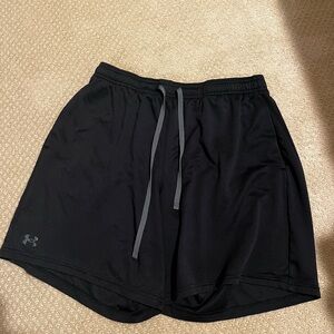 Under Armour Men's Black Athletic Shorts, xl, pockets, preowned great condition